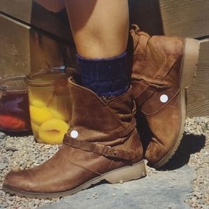 Teva De La Vina Ankle Waterproof Leather Bootie Boots Spider365 grip outsoles